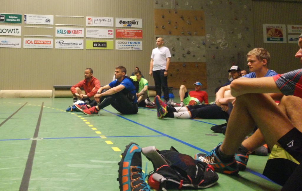 Race briefing i Paradiset i Örnsköldsvik.