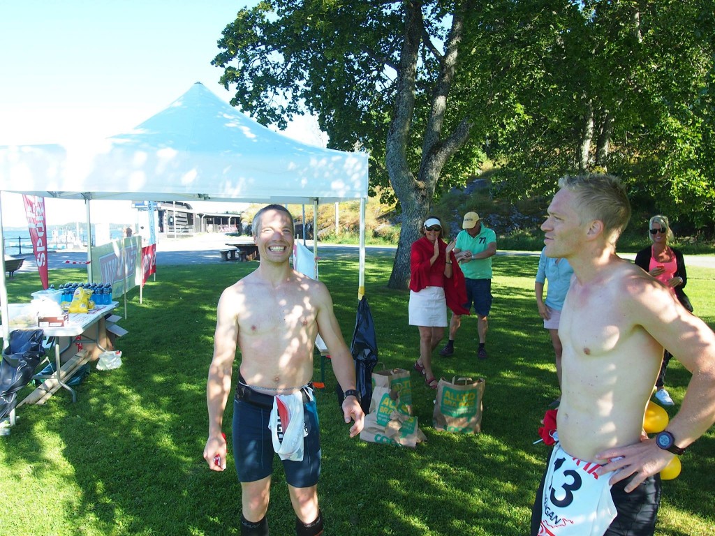 Tomas och Andreas efter målgång på Nordslingan Swimrun.